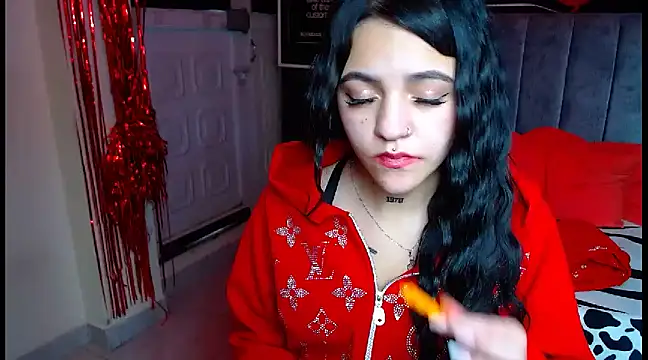 Snapshot of Violettasquirt chatting on 03.12.25 Violettasquirt online show from 03.12.25