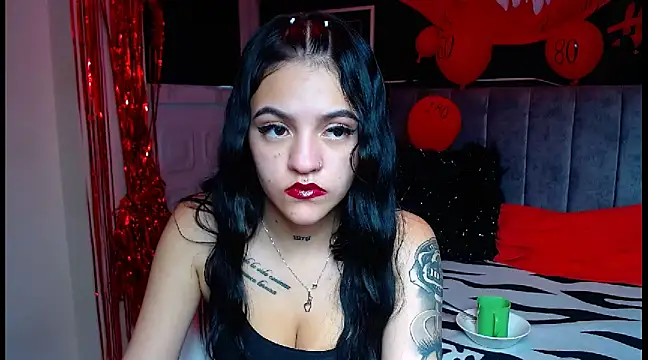 Snapshot of Violettasquirt chatting on 03.14.25 Violettasquirt online show from 03.14.25