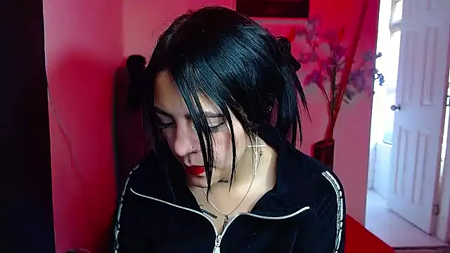 Snapshot of Violettasquirt chatting on 09.11.25 Violettasquirt online show from 09.11.25