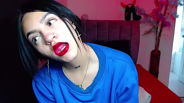 Snapshot of Violettasquirt chatting on 09.15.25 Violettasquirt online show from 09.15.25