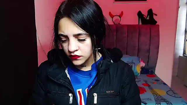 Snapshot of Violettasquirt chatting on 10.08.25 Violettasquirt online show from 10.08.25