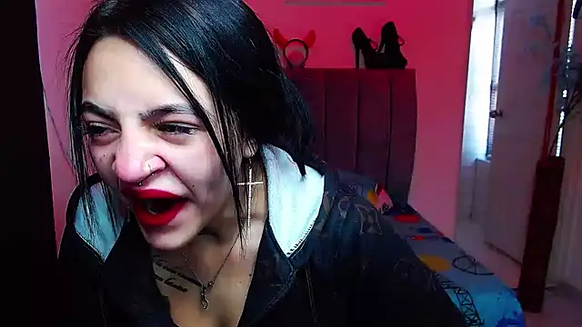 Snapshot of Violettasquirt chatting on 10.09.25 Violettasquirt online show from 10.09.25