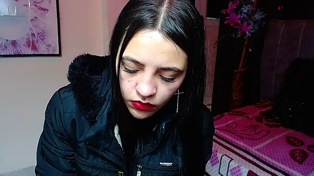 Snapshot of Violettasquirt chatting on 11.06.25 Violettasquirt online show from 11.06.25