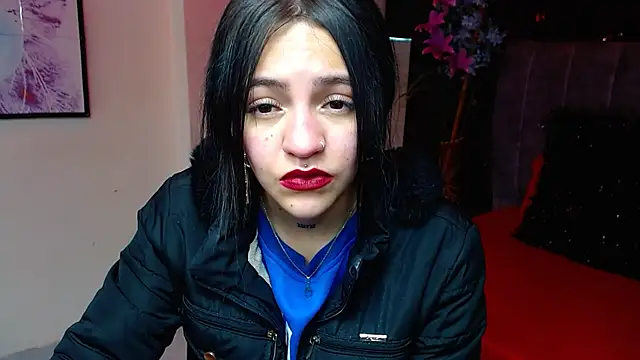 Snapshot of Violettasquirt chatting on 11.10.25 Violettasquirt online show from 11.10.25