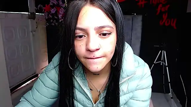 Violettasquirt online show from 03.04.26