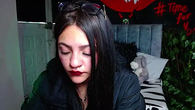 Violettasquirt online show from 04.22.26