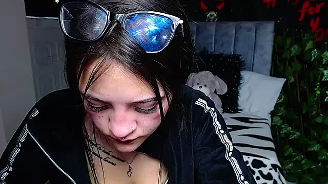 Violettasquirt online show from 04.23.26