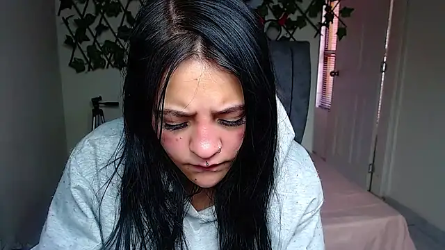 Violettasquirt online show from 08.08.26