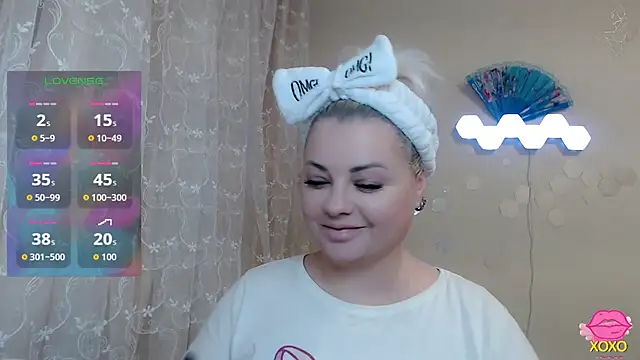 JewellKiss7 online show from 11.13.25