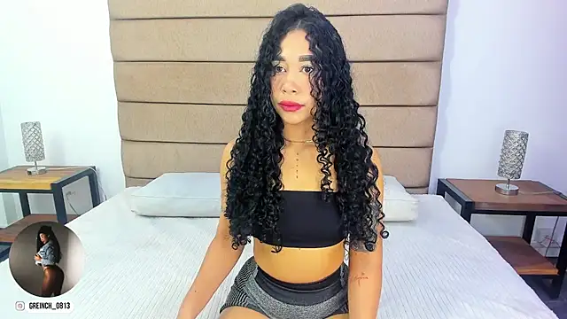 Snapshot of sally_rosses chatting on 11.12.25 sally rosses online show from 11.12.25