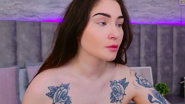 RoxiLester online show from 03.20.25