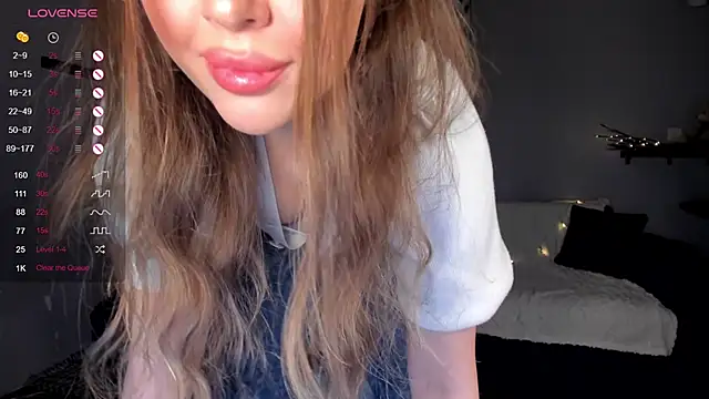 Snapshot of wwildfox chatting on 02.22.25 wwildfox online show from 02.22.25