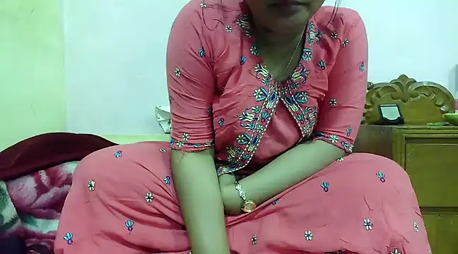 Snapshot of LovelyRose69 chatting on 12.06.24 LovelyRose69 online show from 12.06.24