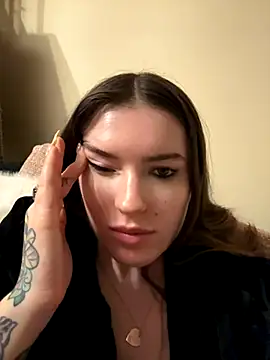 Snapshot of ayeshaskitty chatting on 11.15.25 ayeshaskitty online show from 11.15.25