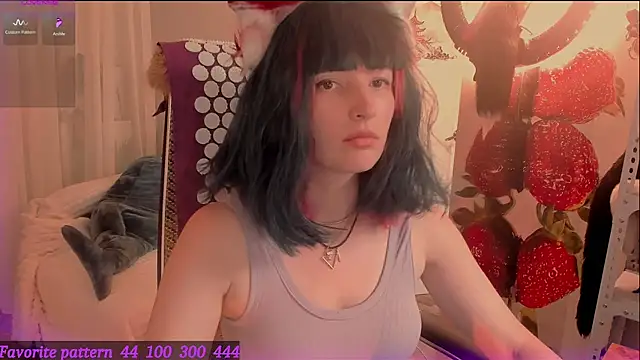 Toxic Ellies online show from 06.11.26