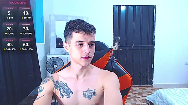 Snapshot of ADAM_HOT chatting on 07.22.26 ADAM HOT online show from 07.22.26