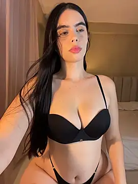 Snapshot of Mavi_Coless chatting on 11.26.25 Mavi Coless online show from 11.26.25