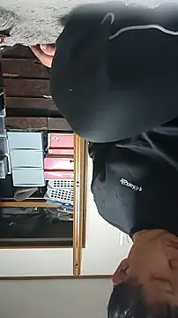 Snapshot of 07YUKIO chatting on 11.14.25 07YUKIO online show from 11.14.25