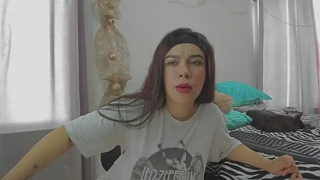 Snapshot of HARLEYNAPIER chatting on 11.23.25 HARLEYNAPIER online show from 11.23.25