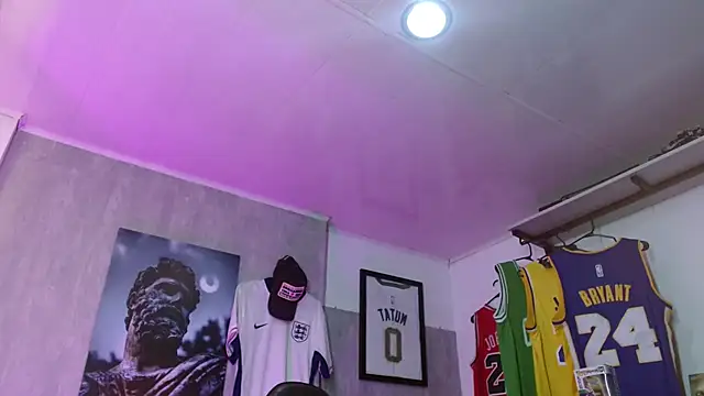 Hendry  online show from 12.18.25