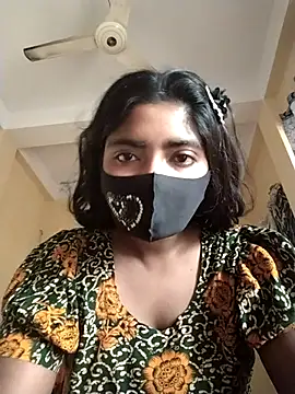 Snapshot of Lina-Rose chatting on 02.27.25 Lina-Rose online show from 02.27.25