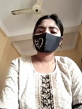 Snapshot of Lina-Rose chatting on 03.03.25 Lina-Rose online show from 03.03.25