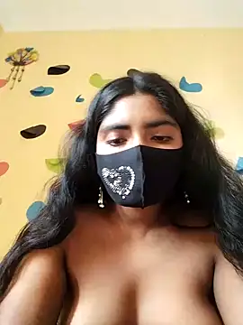 Snapshot of Lina-Rose chatting on 03.05.25 Lina-Rose online show from 03.05.25