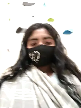 Snapshot of Lina-Rose chatting on 03.05.25 Lina-Rose online show from 03.05.25