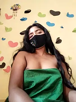 Snapshot of Lina-Rose chatting on 03.10.25 Lina-Rose online show from 03.10.25