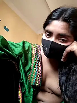 Snapshot of Lina-Rose chatting on 03.15.25 Lina-Rose online show from 03.15.25