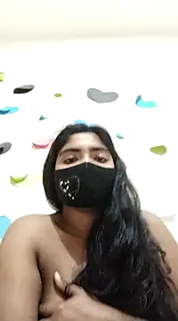 Snapshot of Lina-Rose chatting on 03.19.25 Lina-Rose online show from 03.19.25