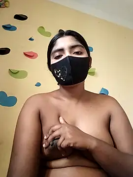 Snapshot of Lina-Rose chatting on 03.21.25 Lina-Rose online show from 03.21.25