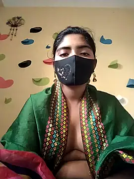 Snapshot of Lina-Rose chatting on 03.23.25 Lina-Rose online show from 03.23.25