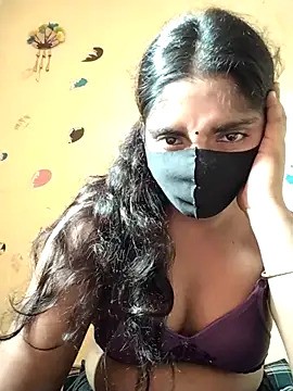 Snapshot of Lina-Rose chatting on 09.17.25 Lina-Rose online show from 09.17.25