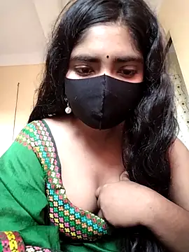 Snapshot of Lina-Rose chatting on 09.30.25 Lina-Rose online show from 09.30.25