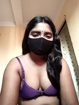 Snapshot of Lina-Rose chatting on 10.20.25 Lina-Rose online show from 10.20.25