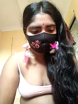 Snapshot of Lina-Rose chatting on 11.04.25 Lina-Rose online show from 11.04.25