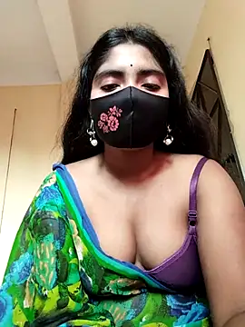 Snapshot of Lina-Rose chatting on 11.07.25 Lina-Rose online show from 11.07.25