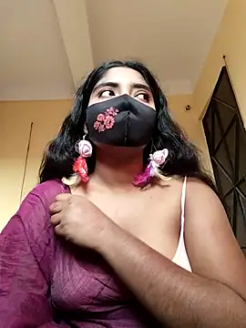 Snapshot of Lina-Rose chatting on 11.09.25 Lina-Rose online show from 11.09.25