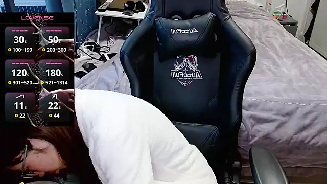 Snapshot of Angelababy001 chatting on 01.08.25 Angelababy001 online show from 01.08.25