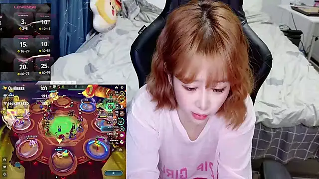 Snapshot of Angelababy001 chatting on 02.15.25 Angelababy001 online show from 02.15.25