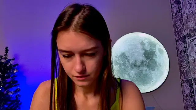 Snapshot of Alice__grace chatting on 12.12.24 Alice  grace online show from 12.12.24