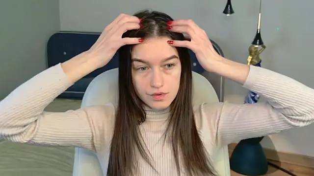 Snapshot of Alice__grace chatting on 12.13.24 Alice  grace online show from 12.13.24