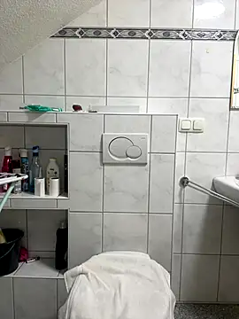 happyandsweet online show from 12.18.25