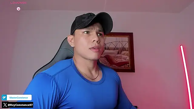 Snapshot of RoyConstance chatting on 09.26.25 RoyConstance online show from 09.26.25