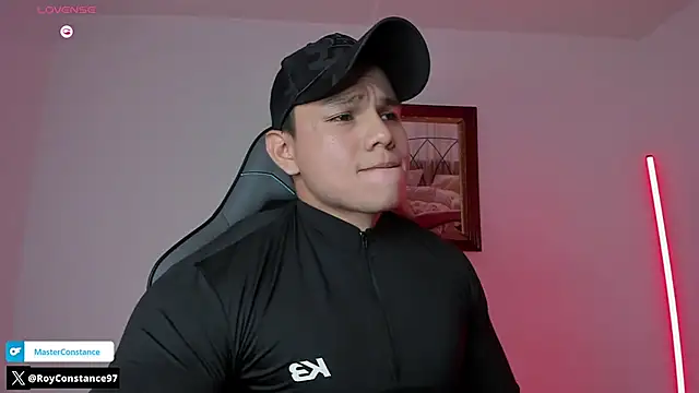 Snapshot of RoyConstance chatting on 10.03.25 RoyConstance online show from 10.03.25