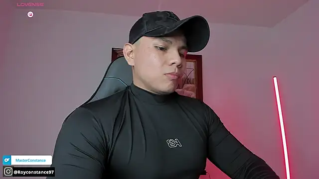 Snapshot of RoyConstance chatting on 10.10.25 RoyConstance online show from 10.10.25