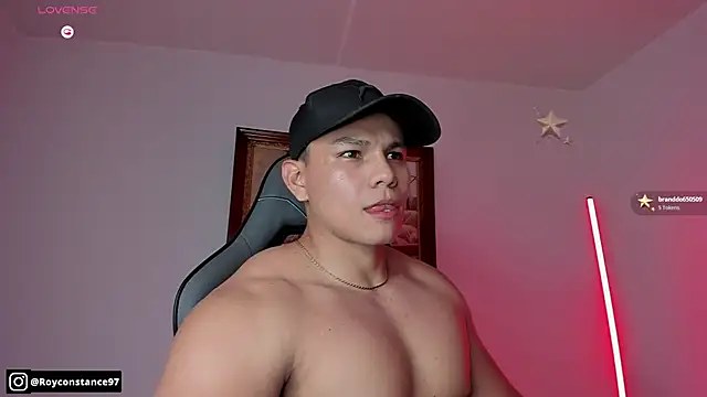 Snapshot of RoyConstance chatting on 11.08.25 RoyConstance online show from 11.08.25