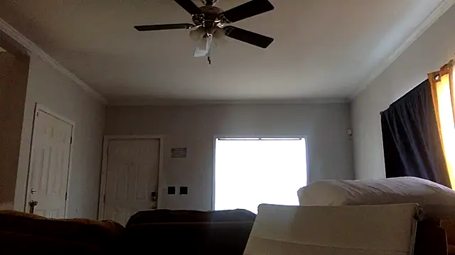 Snapshot of shomeagudtyme chatting on 11.15.25 shomeagudtyme online show from 11.15.25