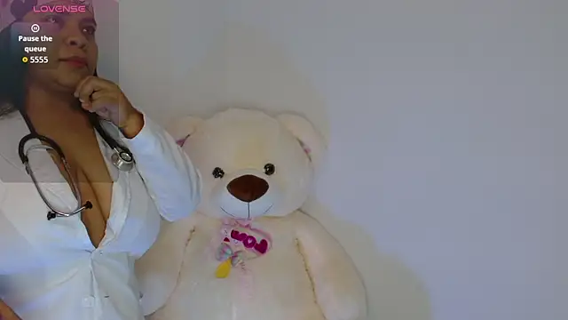 yulissa18 online show from 10.31.25